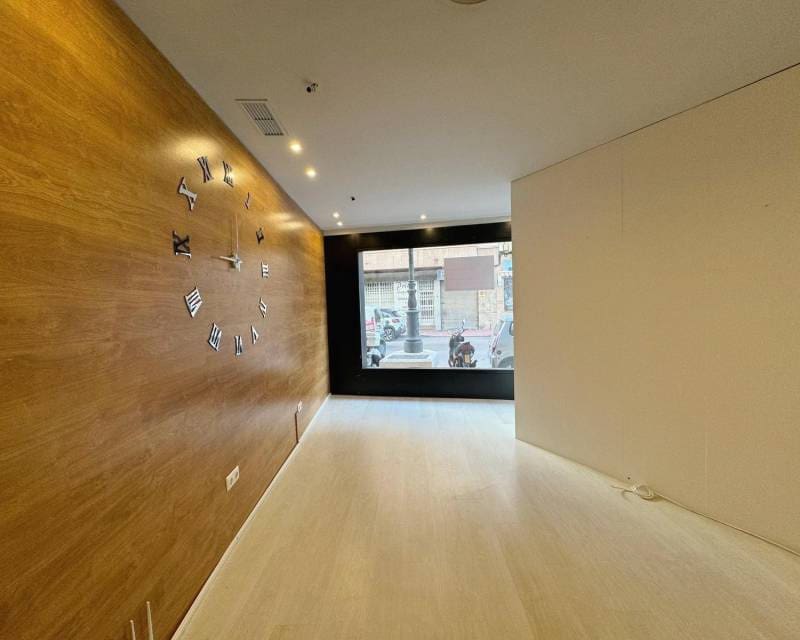 Commercial for sale in Guardamar del Segura - € 220,000 (Ref: 9013294)