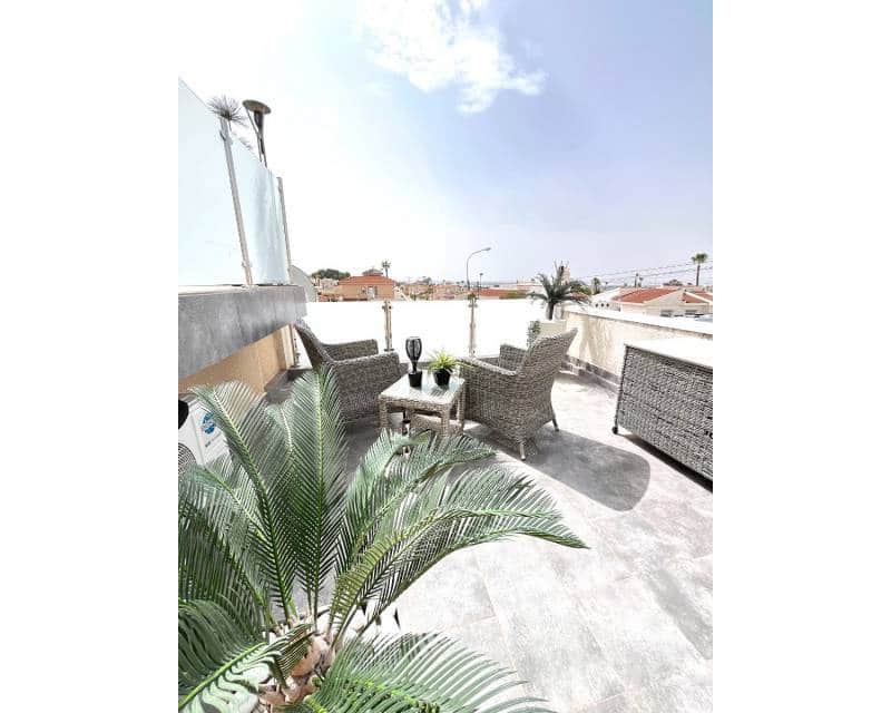 3 bedroom Villa for sale in Ciudad Quesada with pool - € 585,000 (Ref: 9061445)