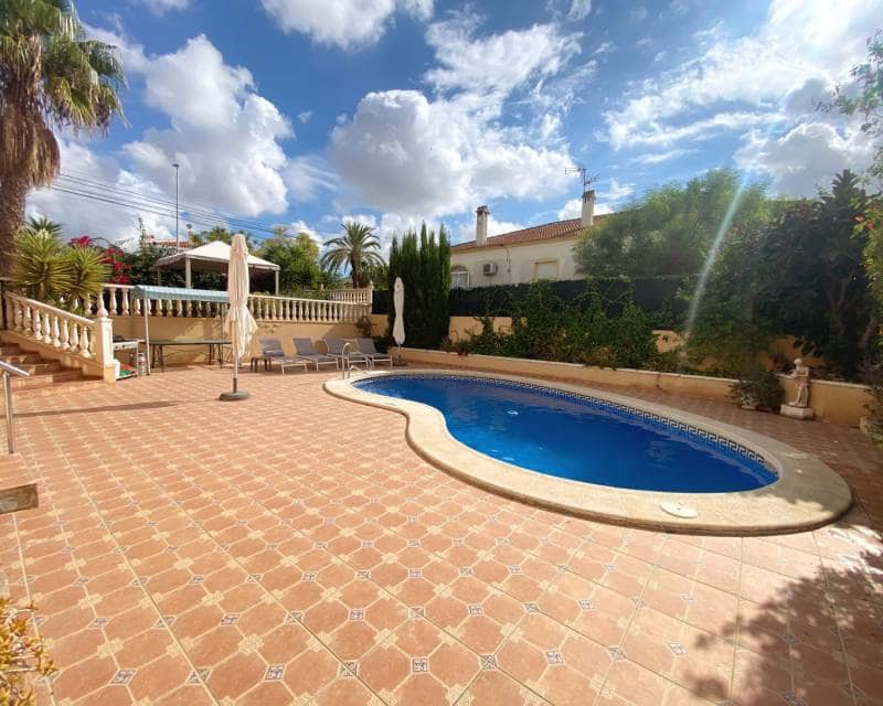 3 bedroom Villa for sale in Ciudad Quesada with pool - € 399,000 (Ref: 9274063)