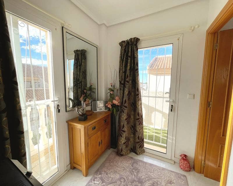 3 bedroom Villa for sale in Ciudad Quesada with pool - € 230,000 (Ref: 9329501)