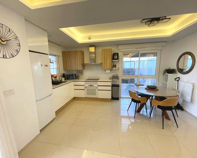 2 soveværelse Lejlighed til salg i Dona Pepa med swimmingpool - € 279.000 (Ref: 9348539)