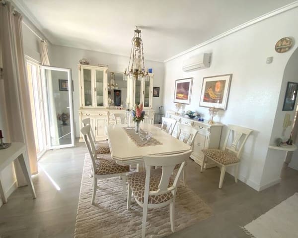 3 makuuhuone Huvila myytävänä paikassa Ciudad Quesada, Rojales mukana uima-altaan 
autotalli - 575 000 € (Ref: 9363297)