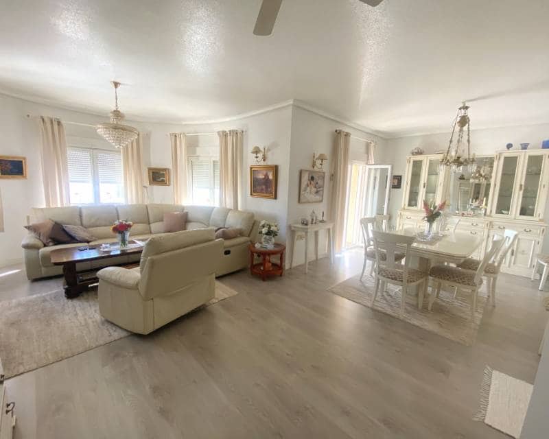 3 bedroom Villa for sale in Ciudad Quesada with pool garage - € 575,000 (Ref: 9363297)