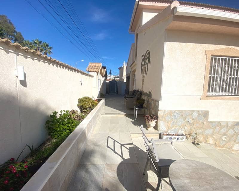 3 bedroom Villa for sale in Ciudad Quesada with pool garage - € 575,000 (Ref: 9363297)