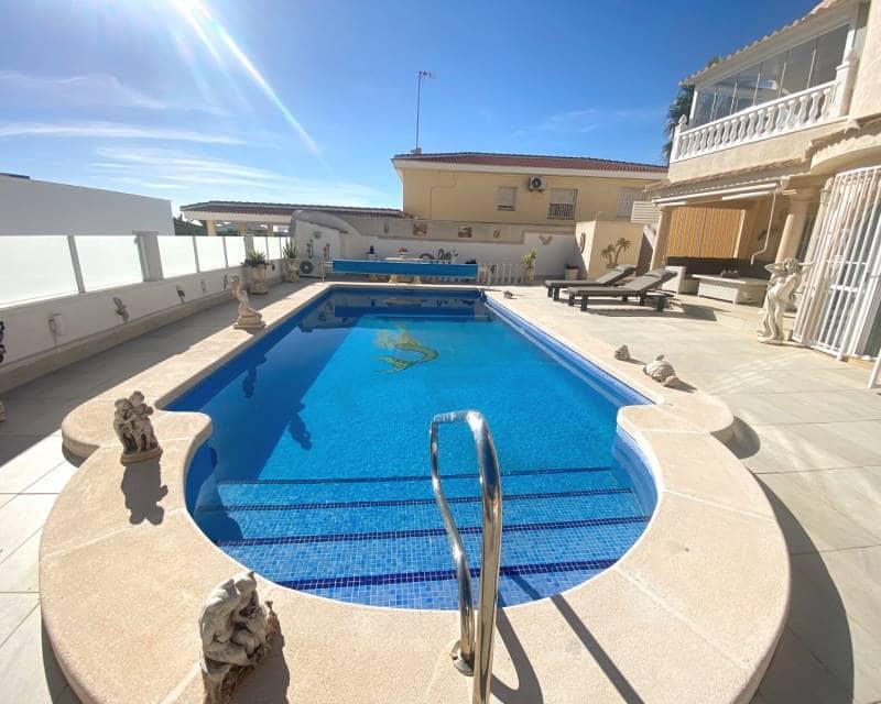 3 bedroom Villa for sale in Ciudad Quesada with pool garage - € 575,000 (Ref: 9363297)