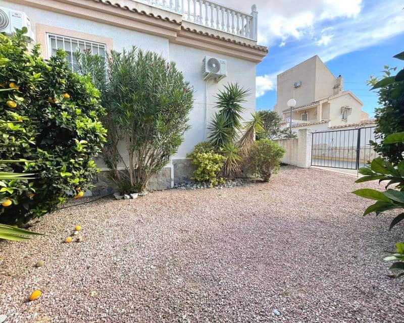 2 makuuhuone Paritalo myytävänä paikassa Ciudad Quesada mukana uima-altaan - 185 000 € (Ref: 9387054)