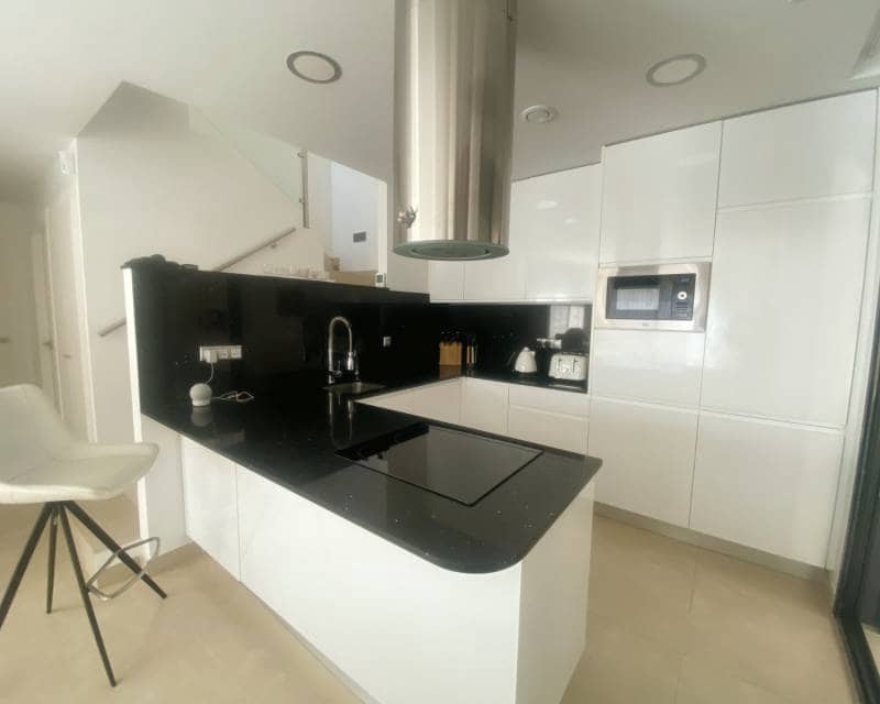 3 sypialnia Dom blizniak na sprzedaż w Pueblo Bravo z basenem - 420 000 € (Ref: 9421615)