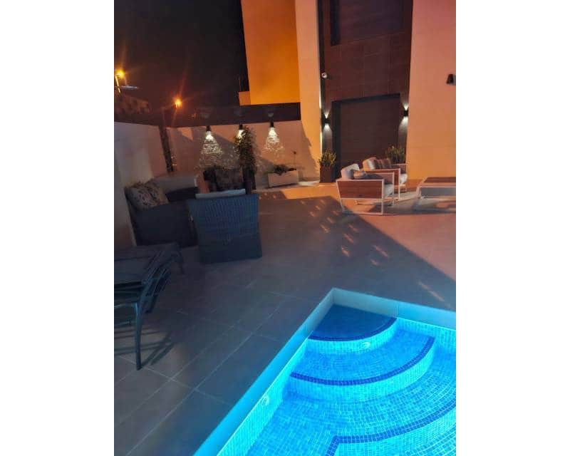 3 sypialnia Dom blizniak na sprzedaż w Pueblo Bravo z basenem - 420 000 € (Ref: 9421615)