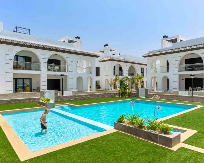 2 makuuhuone Huoneisto myytävänä paikassa Ciudad Quesada mukana uima-altaan - 337 000 € (Ref: 9565761)