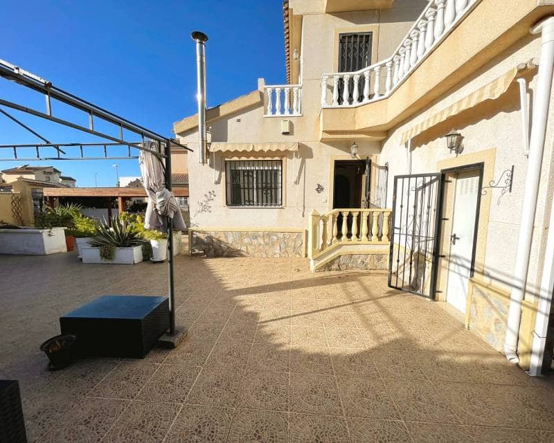 3 chambre Villa/Maison à vendre à Ciudad Quesada avec piscine garage - 295 000 € (Ref: 9579982)