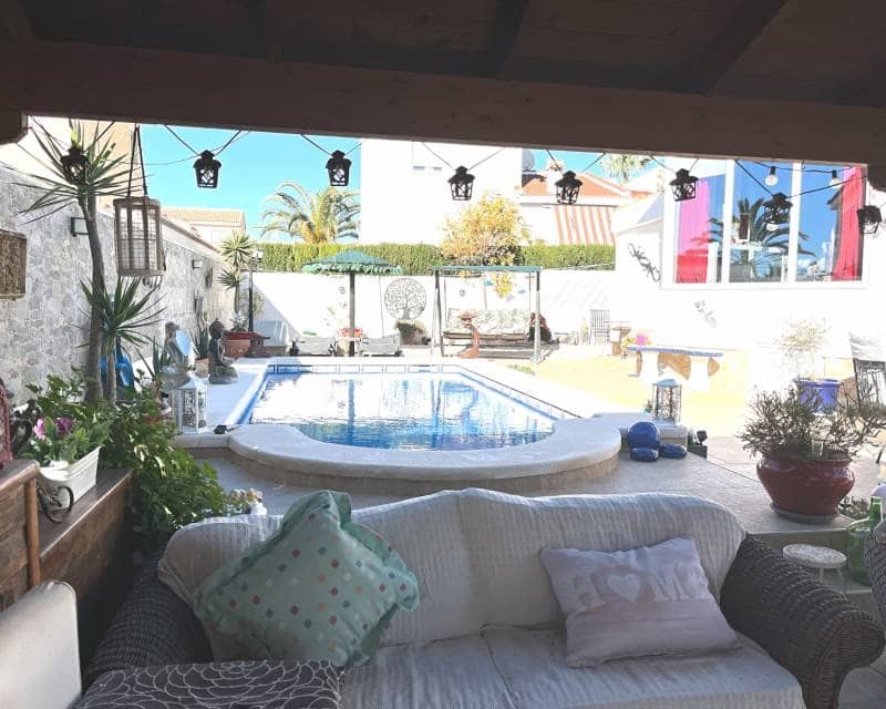 3 Zimmer Villa zu verkaufen in Ciudad Quesada mit Pool - 399.000 € (Ref: 9610051)