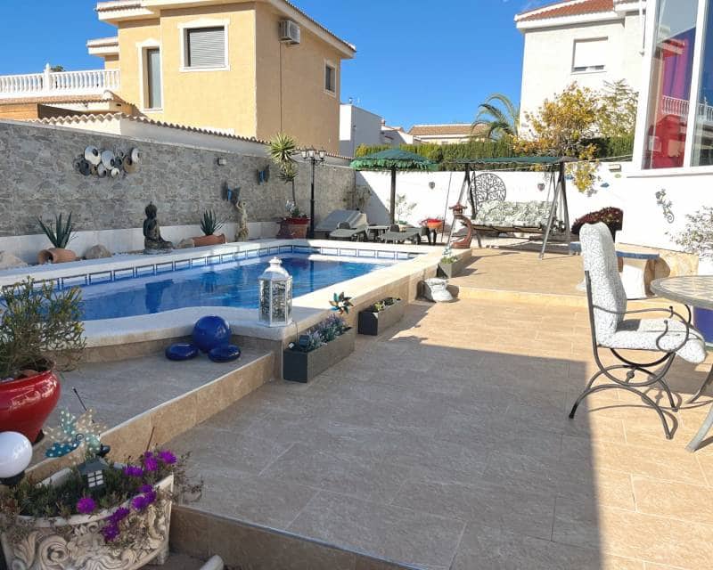 3 Zimmer Villa zu verkaufen in Ciudad Quesada mit Pool - 399.000 € (Ref: 9610051)