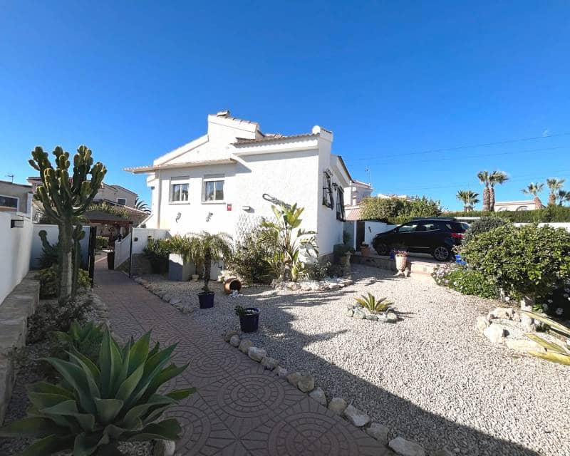 3 Zimmer Villa zu verkaufen in Ciudad Quesada mit Pool - 399.000 € (Ref: 9610051)