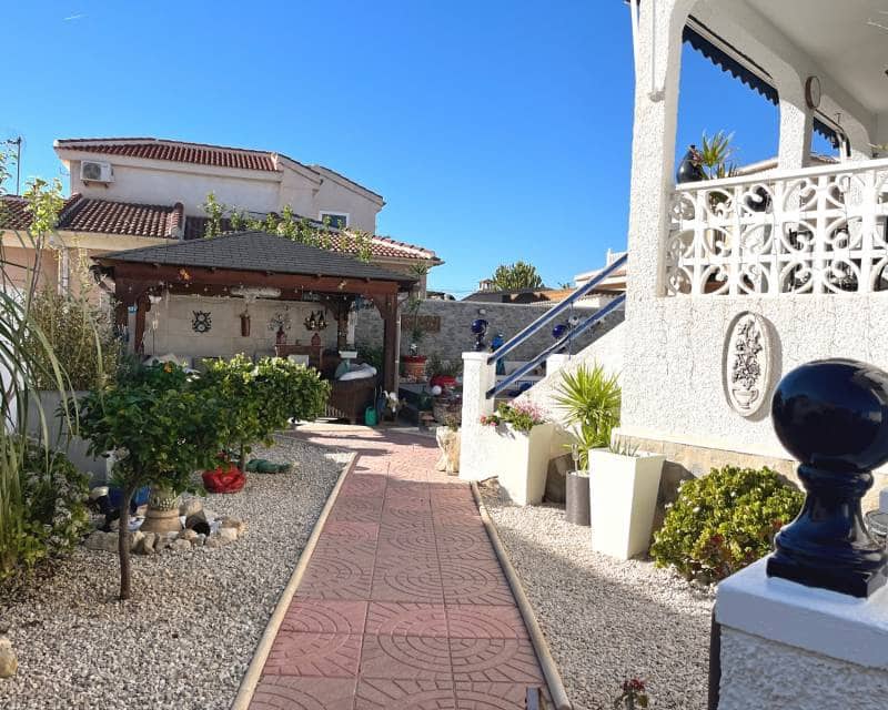 3 Zimmer Villa zu verkaufen in Ciudad Quesada mit Pool - 399.000 € (Ref: 9610051)