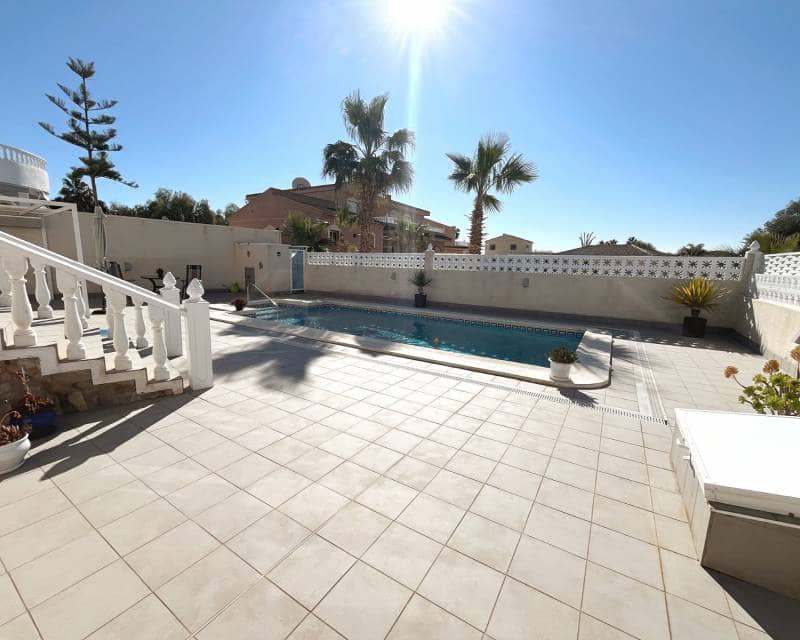3 bedroom Villa for sale in Benijofar with pool - € 435,000 (Ref: 9631379)