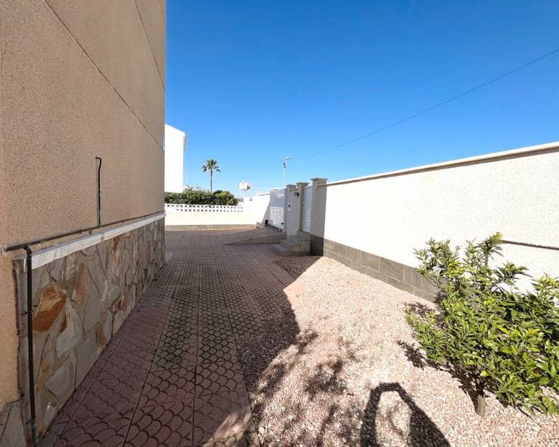 3 bedroom Villa for sale in Benijofar with pool - € 435,000 (Ref: 9631379)