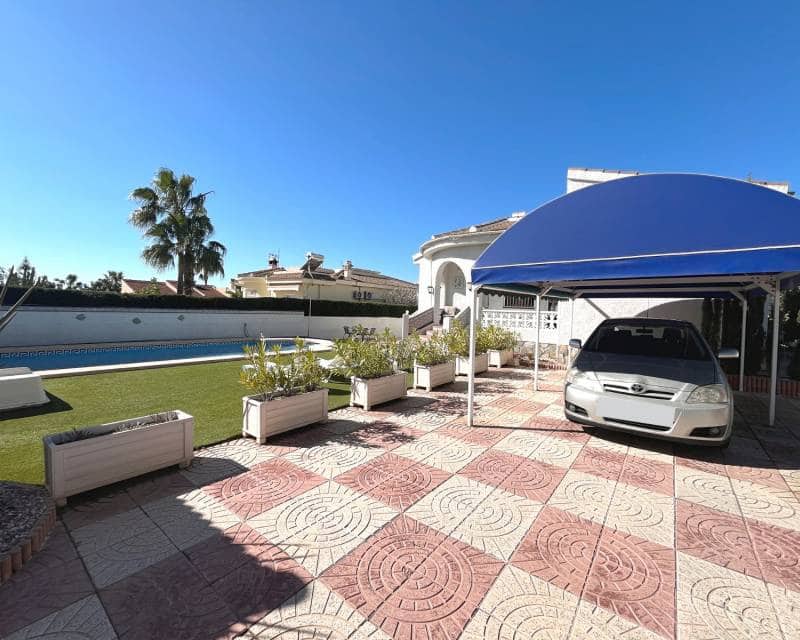 3 bedroom Villa for sale in Pueblo Bravo with pool - € 427,500 (Ref: 9669081)