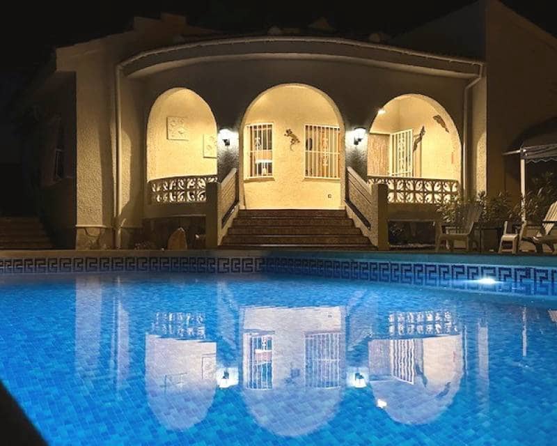 3 bedroom Villa for sale in Pueblo Bravo with pool - € 427,500 (Ref: 9669081)