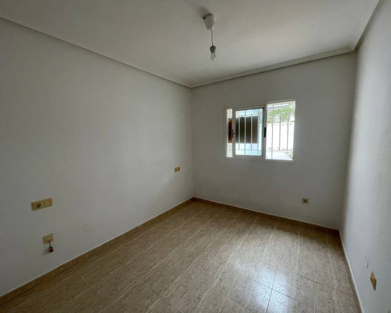 2 soverom Leilighet til salgs i Orihuela Costa med svømmebasseng - € 179 995 (Ref: 9805515)