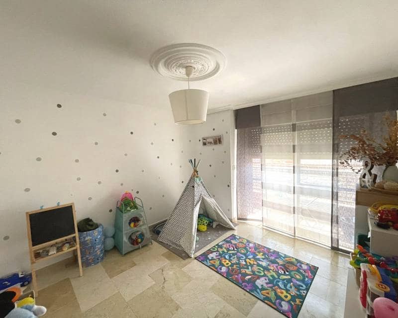 4 soveværelse Lejlighed til salg i Ciudad Quesada med swimmingpool - € 145.000 (Ref: 9807360)