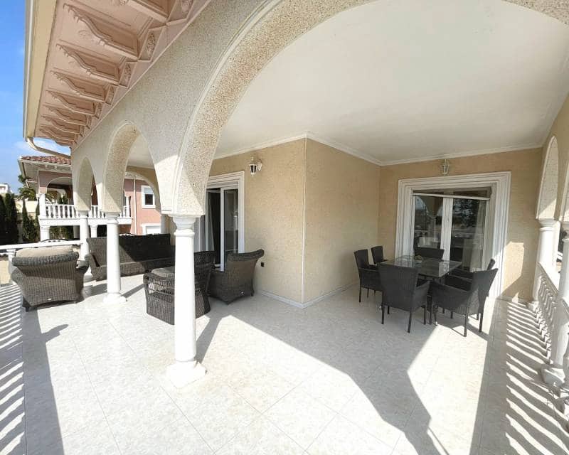 4 soverom Villa til salgs i Ciudad Quesada med svømmebasseng - € 585 000 (Ref: 9809880)