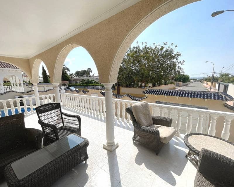 4 soverom Villa til salgs i Ciudad Quesada med svømmebasseng - € 585 000 (Ref: 9809880)
