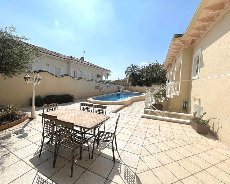 4 soverom Villa til salgs i Ciudad Quesada med svømmebasseng - € 585 000 (Ref: 9809880)