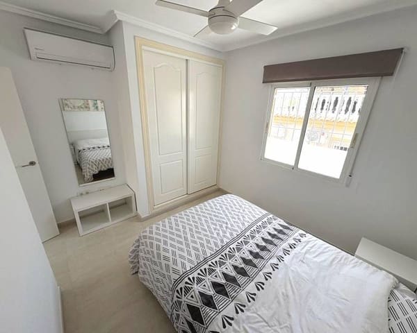 2 bedroom Semi-detached Villa for sale in Ciudad Quesada, Rojales with pool garage - € 199,995 (Ref: 9809881)