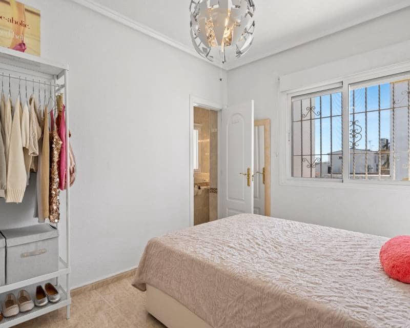 Pareado de 3 habitaciones en Benijófar en venta con piscina - 229.000 € (Ref: 9838480)