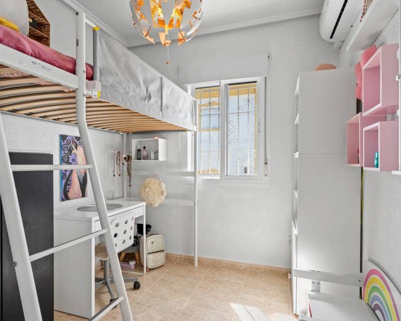 Pareado de 3 habitaciones en Benijófar en venta con piscina - 229.000 € (Ref: 9838480)
