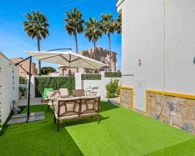 Pareado de 3 habitaciones en Benijófar en venta con piscina - 229.000 € (Ref: 9838480)
