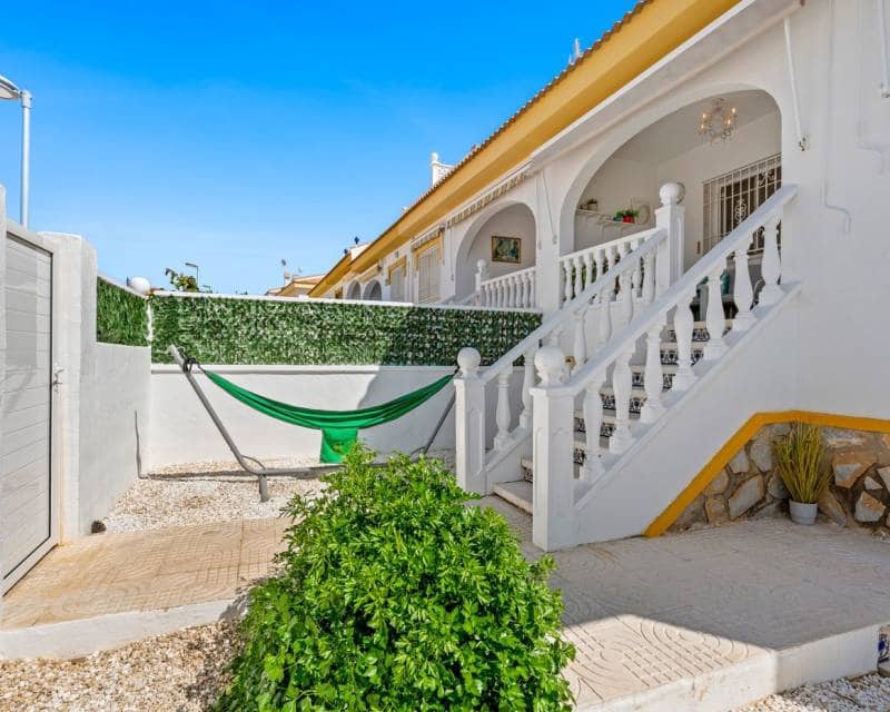 Pareado de 3 habitaciones en Benijófar en venta con piscina - 229.000 € (Ref: 9838480)