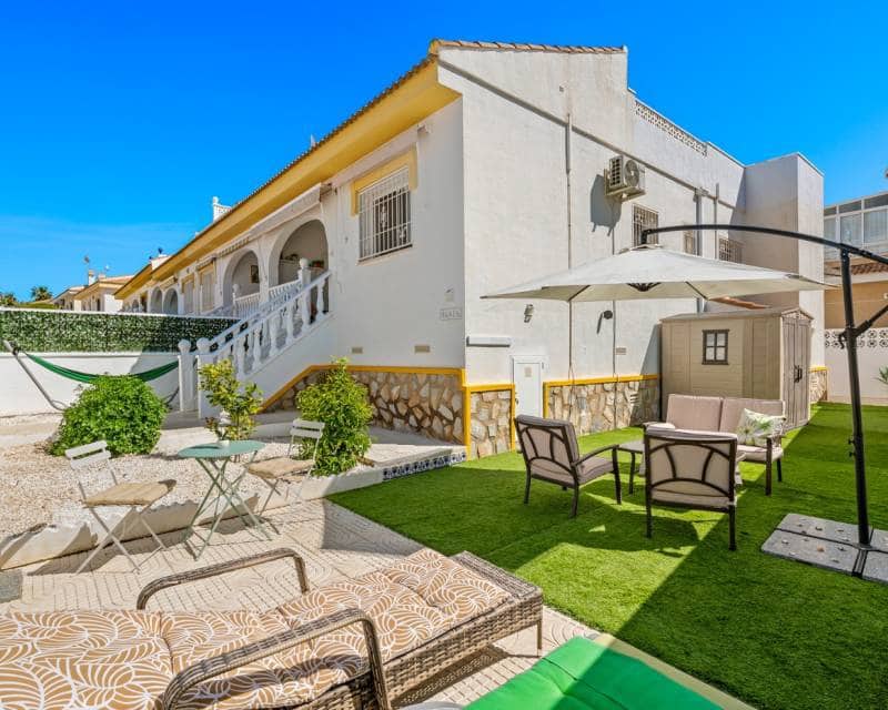 Pareado de 3 habitaciones en Benijófar en venta con piscina - 229.000 € (Ref: 9838480)