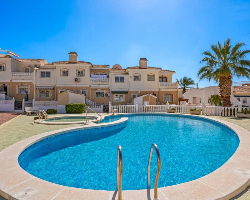 Pareado de 3 habitaciones en Benijófar en venta con piscina - 229.000 € (Ref: 9838480)
