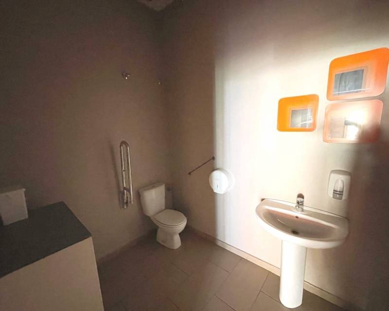 Commerciale in vendita in Algorfa - 120.000 € (Rif: 9847942)