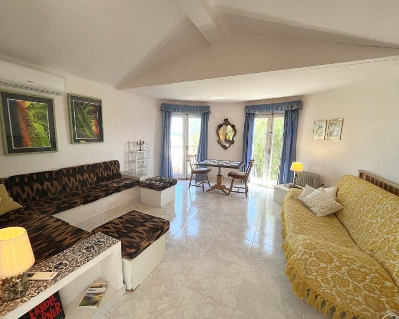 4 soverom Villa til salgs i Ciudad Quesada med svømmebasseng garasje - € 385 000 (Ref: 9861042)