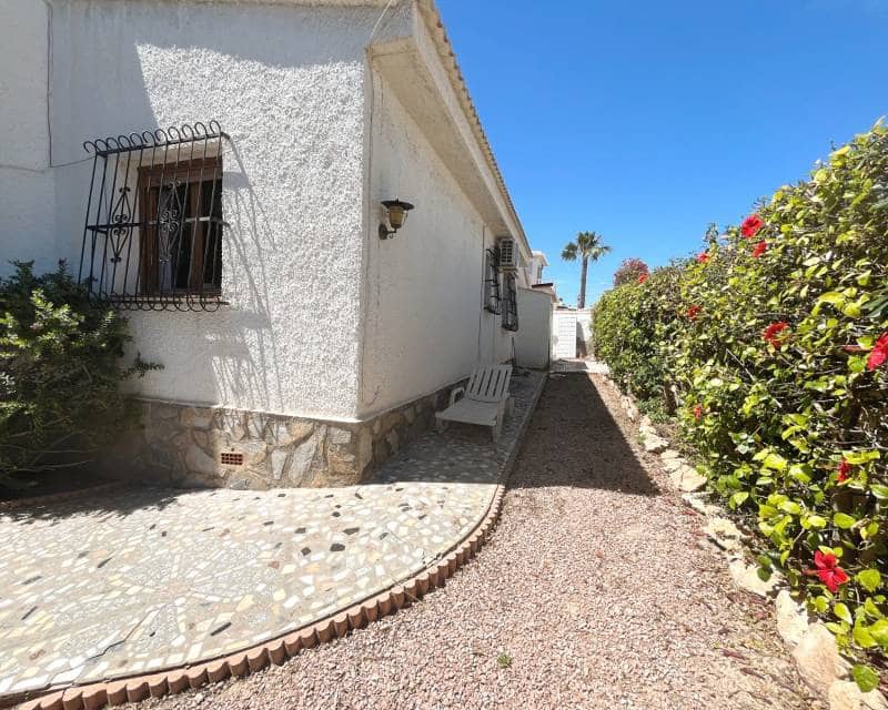 4 soverom Villa til salgs i Ciudad Quesada med svømmebasseng garasje - € 385 000 (Ref: 9861042)