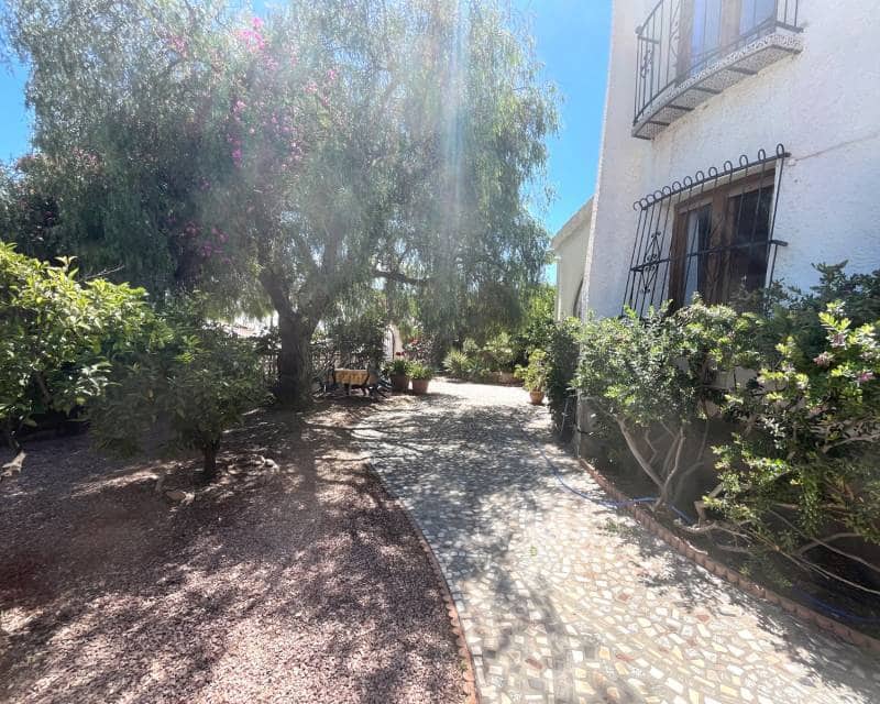 4 soverom Villa til salgs i Ciudad Quesada med svømmebasseng garasje - € 385 000 (Ref: 9861042)