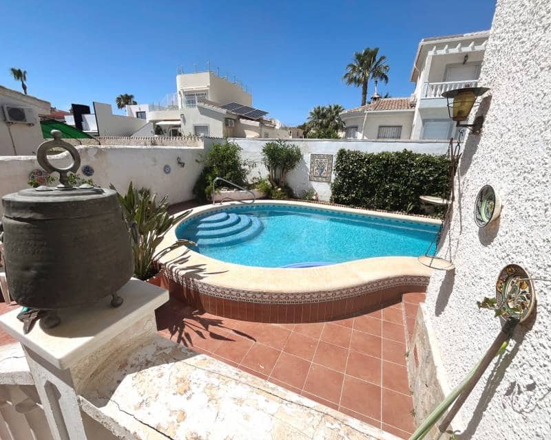 4 soverom Villa til salgs i Ciudad Quesada med svømmebasseng garasje - € 385 000 (Ref: 9861042)