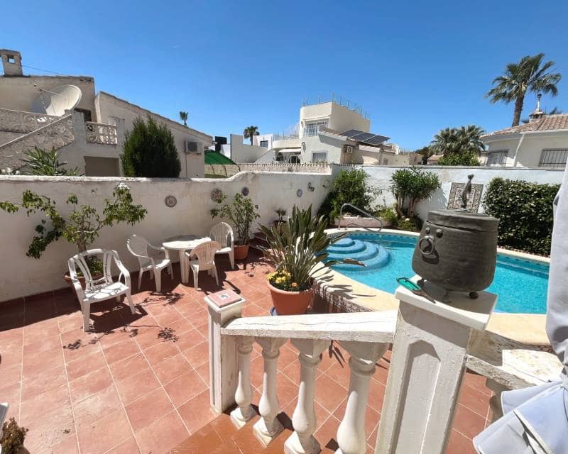 4 soverom Villa til salgs i Ciudad Quesada med svømmebasseng garasje - € 385 000 (Ref: 9861042)