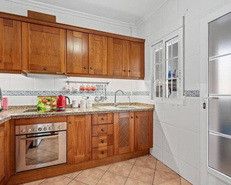 3 chambre Villa/Maison à vendre à Lo Crispin avec piscine garage - 295 000 € (Ref: 9879838)
