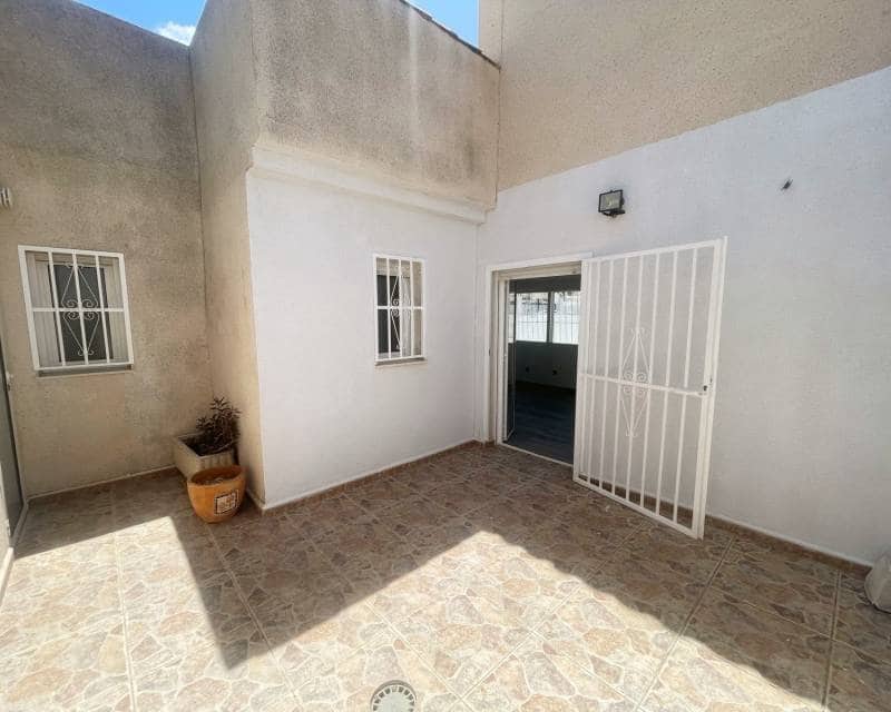 3 soverom Hus til salgs i Ciudad Quesada med svømmebasseng - € 249 000 (Ref: 9897325)