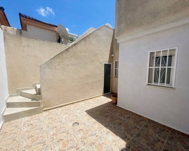 3 soverom Hus til salgs i Ciudad Quesada med svømmebasseng - € 249 000 (Ref: 9897325)