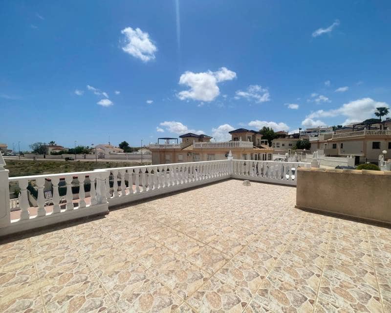 3 soverom Hus til salgs i Ciudad Quesada med svømmebasseng - € 249 000 (Ref: 9897325)