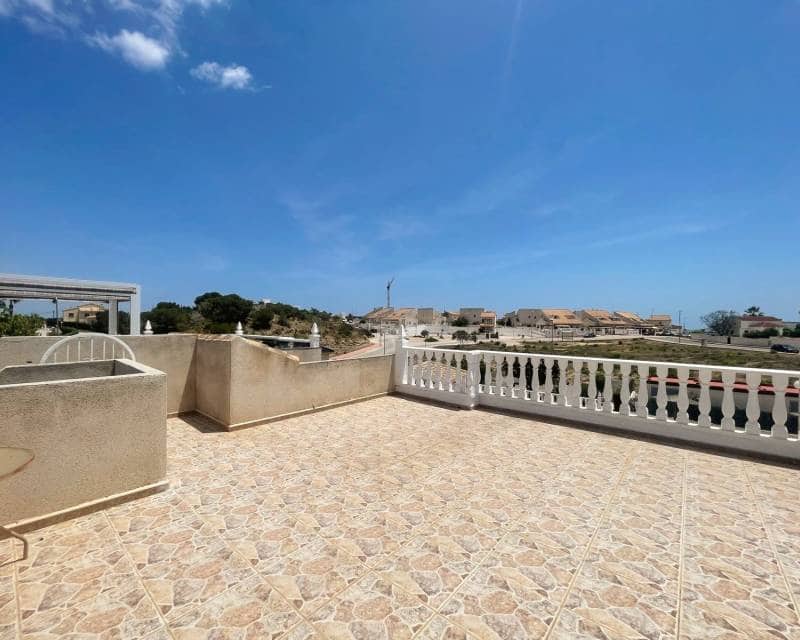 3 soverom Hus til salgs i Ciudad Quesada med svømmebasseng - € 249 000 (Ref: 9897325)