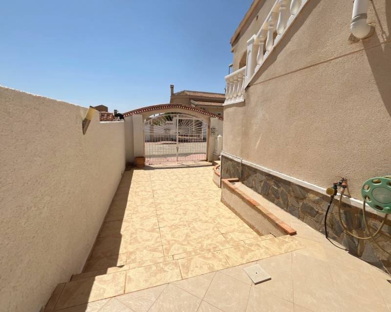 2 Zimmer Villa zu verkaufen in Ciudad Quesada mit Pool Garage - 285.000 € (Ref: 9938600)
