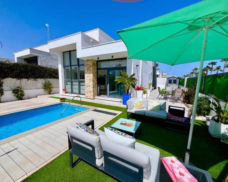 2 bedroom Villa for sale in Pueblo Bravo with pool - € 369,000 (Ref: 9958334)