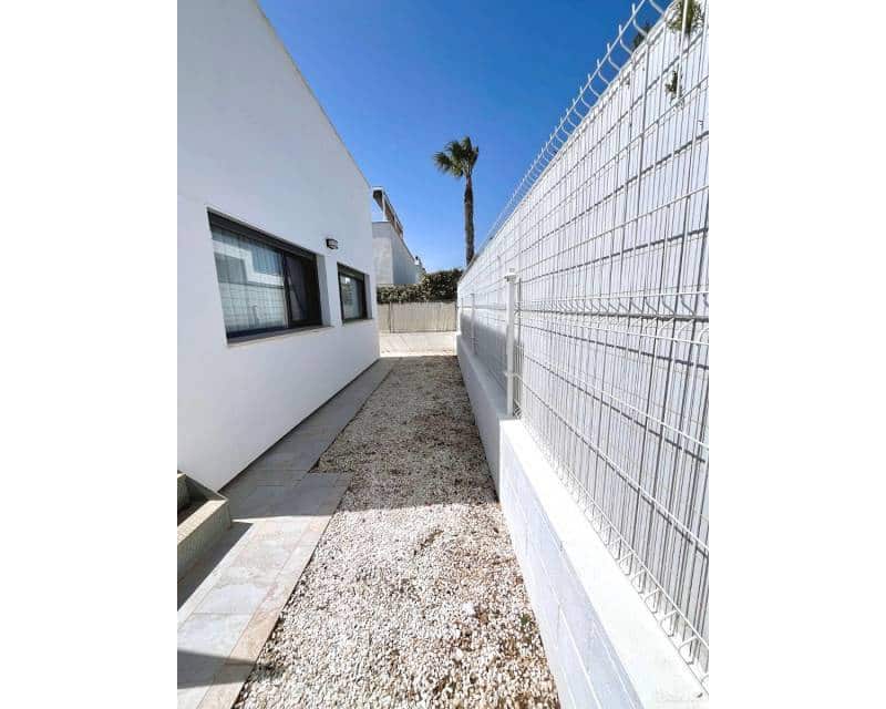 2 bedroom Villa for sale in Pueblo Bravo with pool - € 369,000 (Ref: 9958334)