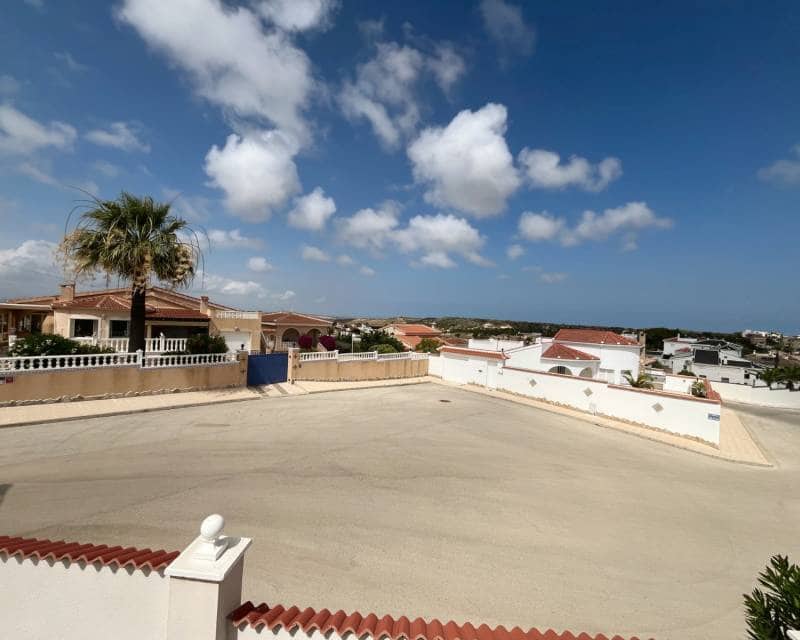 4 bedroom Villa for sale in Ciudad Quesada with pool garage - € 625,000 (Ref: 9958472)