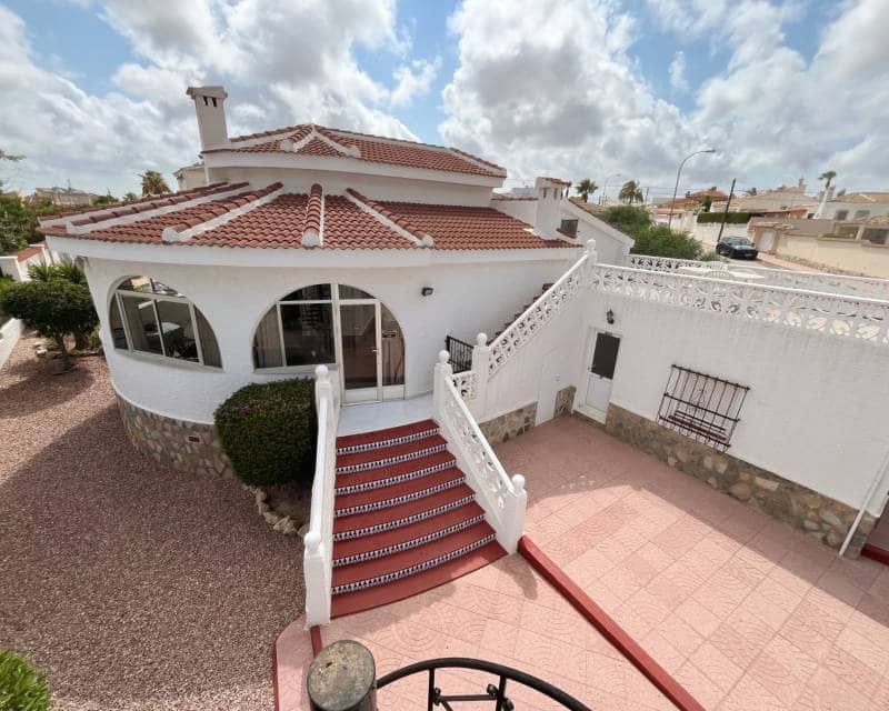 4 bedroom Villa for sale in Ciudad Quesada with pool garage - € 625,000 (Ref: 9958472)